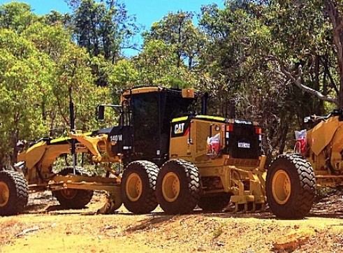 CAT 140M Grader  2