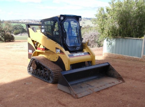 Cat 257B Skid Steer 