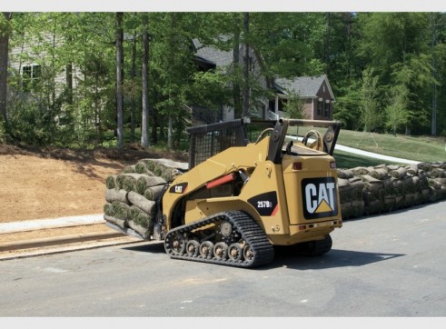 Cat 257b tracked skid steer