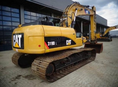 Cat 319DL Excavator  1