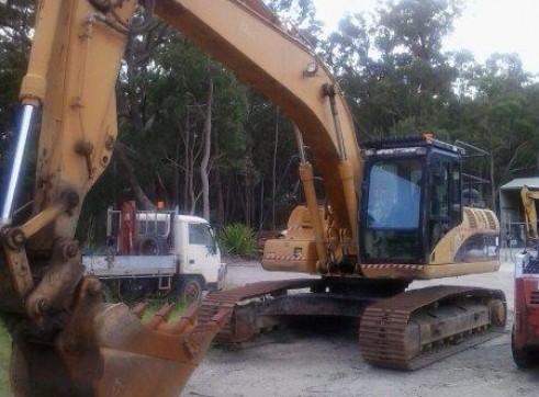 CAT 322 CL EXCAVATOR 1