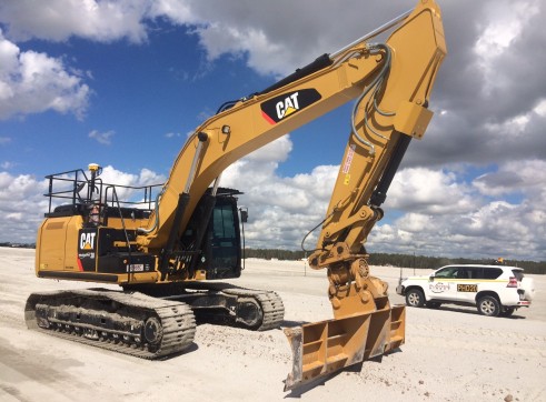 Cat 325E / 329E Excavator  1