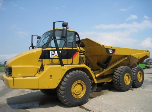 Cat 725 Arctic Dump Truck