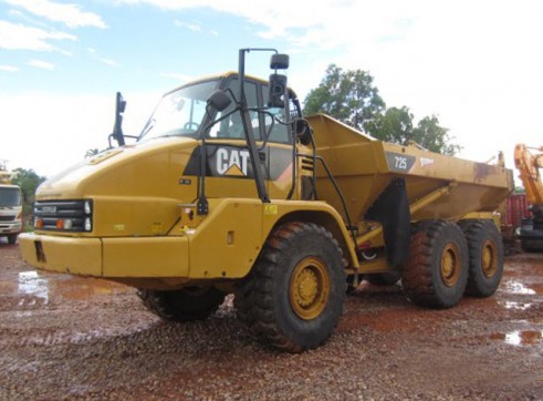 Cat 725 Articulated Dump Truck 