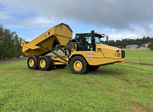 Cat 725 Dump truck Moxy for dry hire Available NOW 1