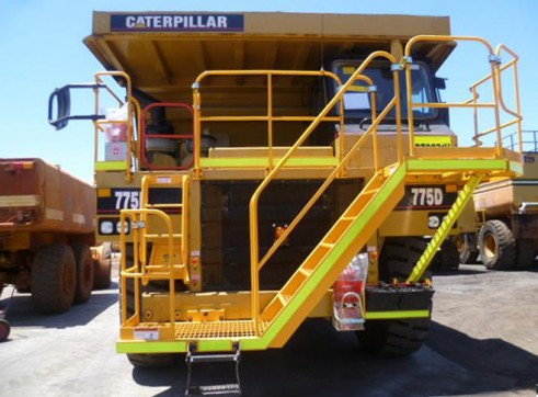 Cat 775D Rigid Dump Truck 2