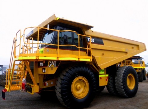 Cat 775D Rigid Dump Truck 1