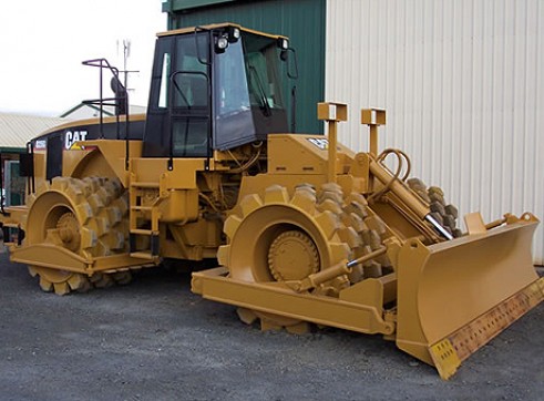 CAT 825G Compactor 