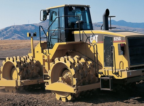 CAT 825G Compactor 2