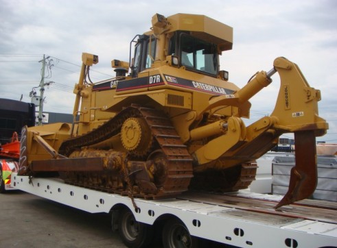 CAT D7R DOZER 1