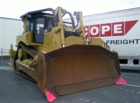 CAT D8T DOZER