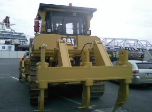 CAT D8T DOZER 2