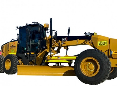 Caterpillar 140 Motor Grader 4