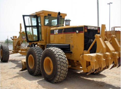 Caterpillar 140H Grader 1