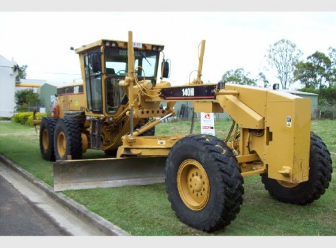 Caterpillar 140H-II Grader 3