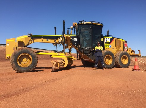 Caterpillar 140M Grader 1