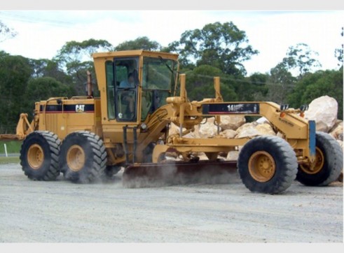 Caterpillar 14H Grader