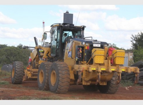 Caterpillar 16-M Grader 3