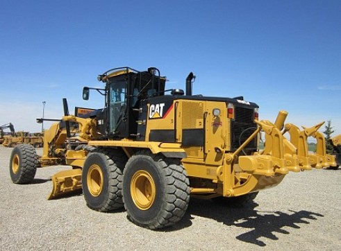 Caterpillar 16M Grader 1