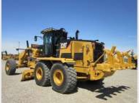 Caterpillar 16M Grader 1