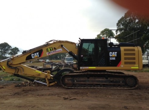 Caterpillar 320EL Excavator 1