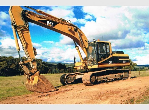 Caterpillar 325 Excavator