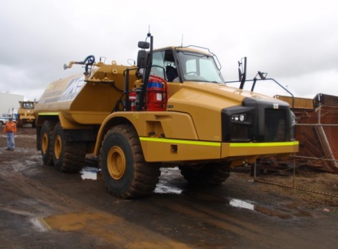 Caterpillar 740-B Water Cart 3