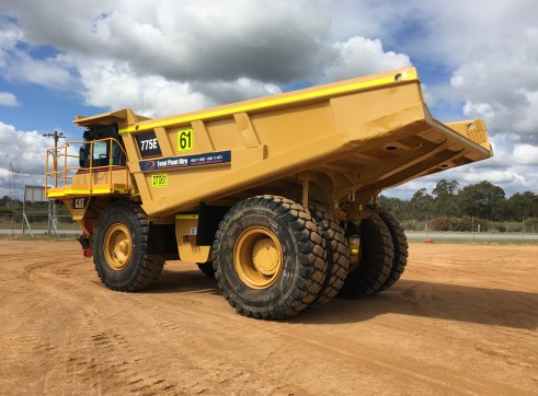 Caterpillar 775E Dump Truck 3