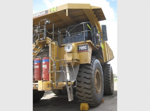 Caterpillar 789C Dump Truck 1