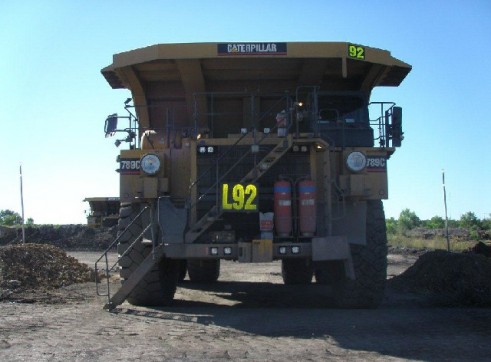 Caterpillar 789C Dump Truck 1