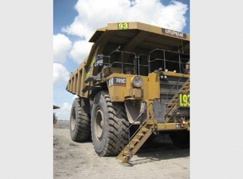 Caterpillar 789C Dump Truck 1