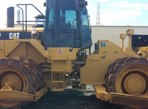 Caterpillar 825G Compactor 1