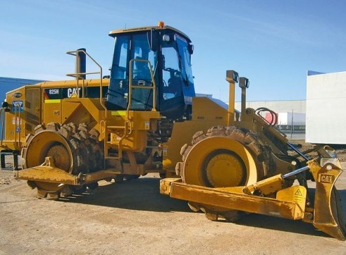 Caterpillar 825H Compactor 1