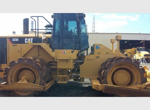 Caterpillar 825H Compactor 1