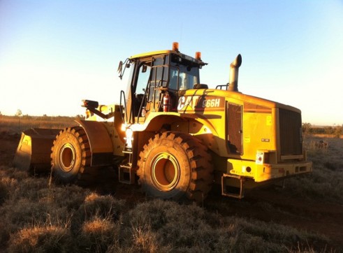 Caterpillar 966H Wheel Loader