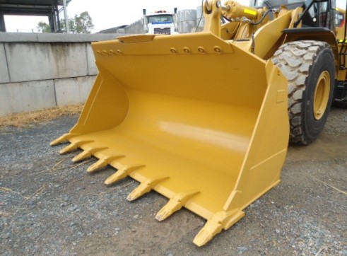 Caterpillar 966H Wheel Loader 1