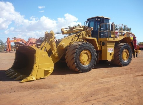 Caterpillar 988G Loader 1