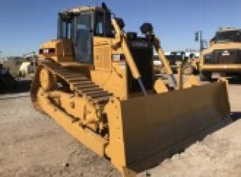 Caterpillar D6H Bulldozer