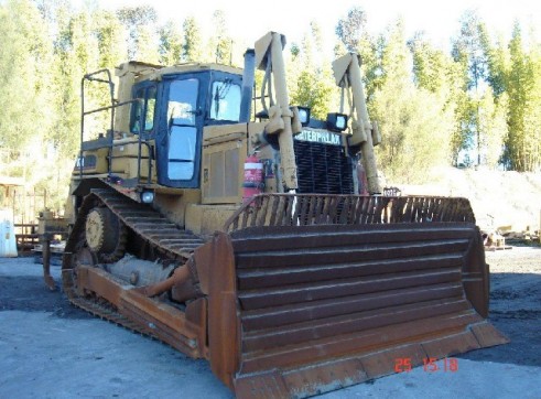 Caterpillar D7H Dozer 2