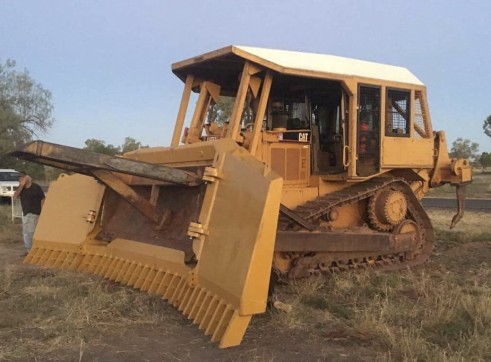 Caterpillar D7R Dozer 2