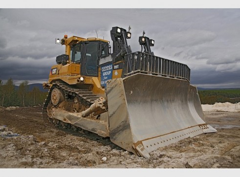 Caterpillar	 D9T Dozer 1