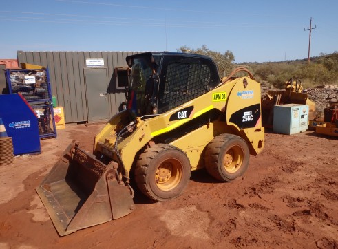 Caterpillar Skidsteer Loader 1