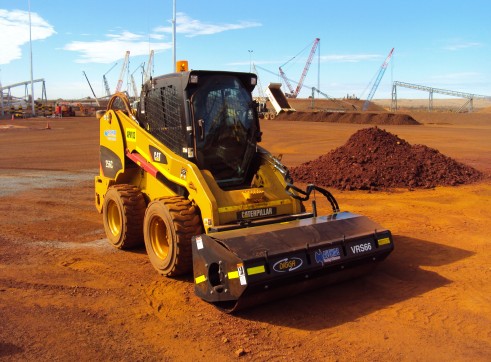 Caterpillar Skidsteer Loader 2