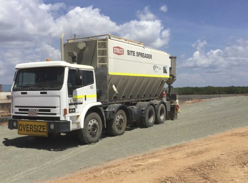 Cement / Lime Spreader Trucks - 20m3 capacity 8