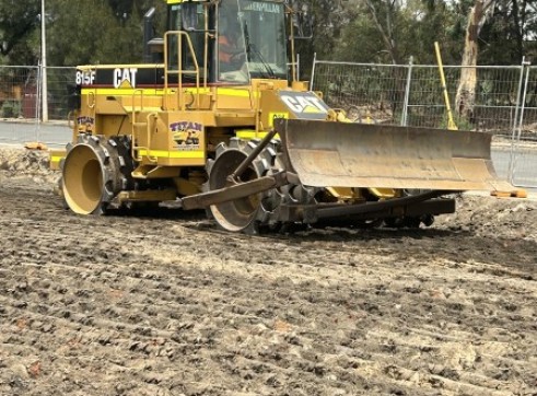 Caterpillar 815F Compactor 2