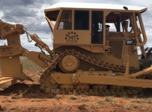 Caterpillar D9T Dozer 2