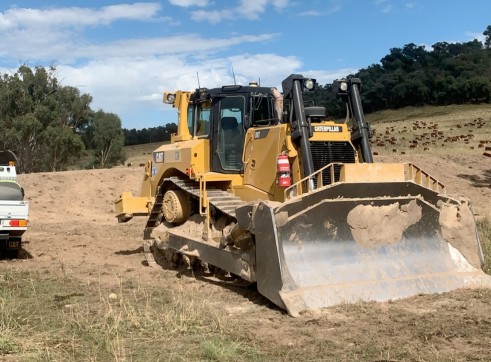 CAT D8T DOZER 1