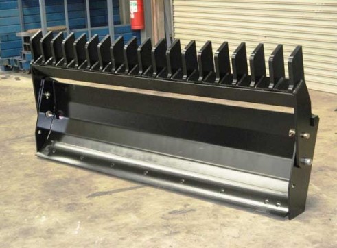 Dozer Blade / Stick Rake 2