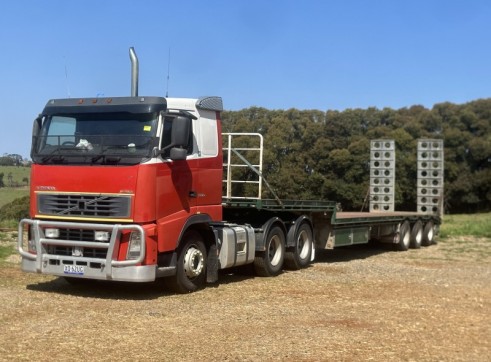 Truck & Drop Deck Trailer w/ramps 1