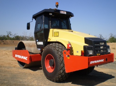 DYNAPAC 14 TONNE ROLLER